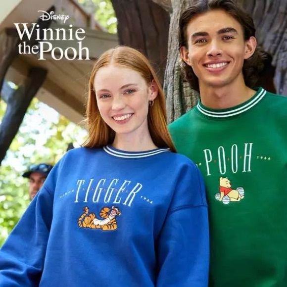 shopDisney Viral Winnie the Pooh Retro Vintage Style Sweatshirt Crewneck - Picture 6 of 6